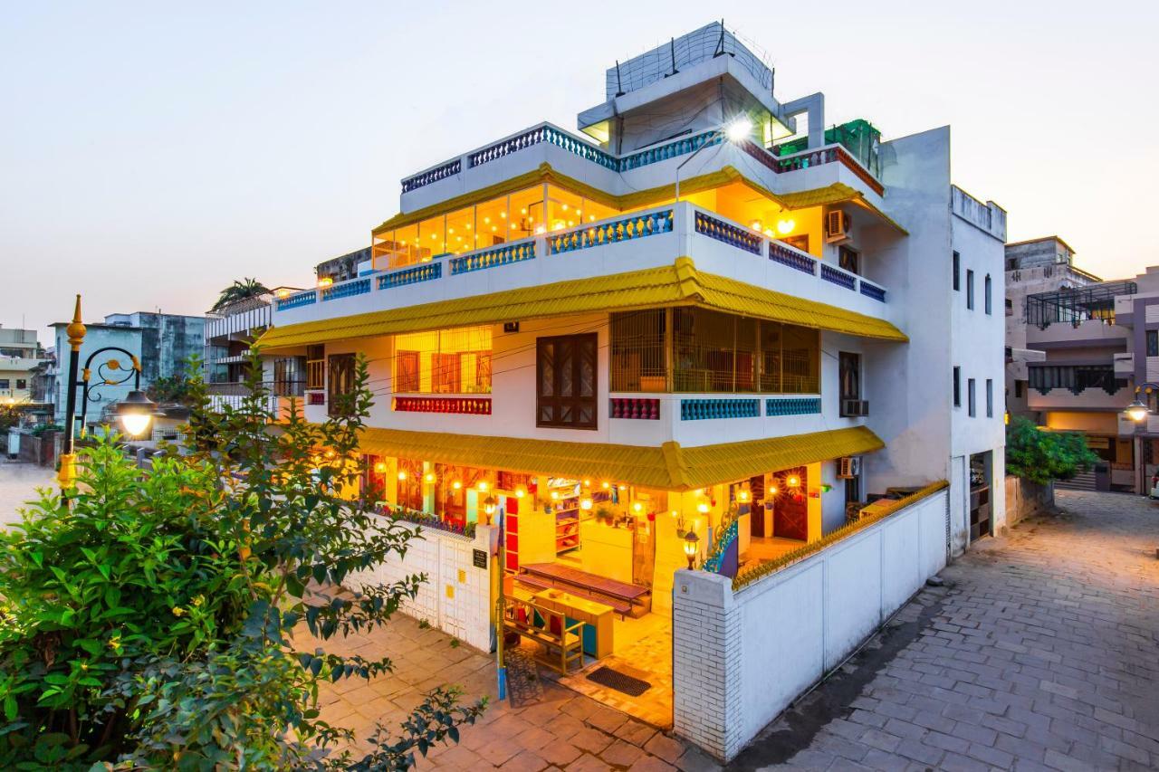 Gostops Lite Varanasi Exterior foto